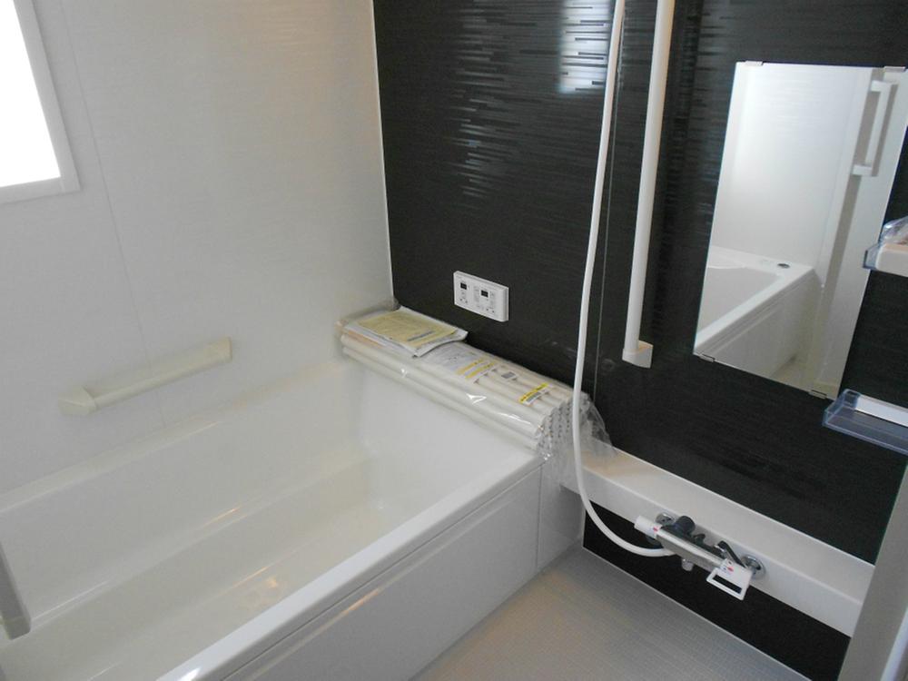 Bathroom. 1 tsubo size Otobasu with bathroom ventilation drying heater. Ya as a drying room for laundry, In the cold winter, By pre-heating, It warmed up to washroom, You You can use comfortably (^ _ ^) v