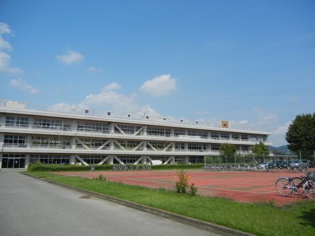 Junior high school. Ota Municipal Yabuzukahon, Gunma 2187m up to junior high school
