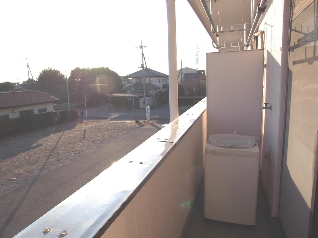 Balcony. Tamamura Kaminote Rent Taihei ・ Mansion appearance veranda