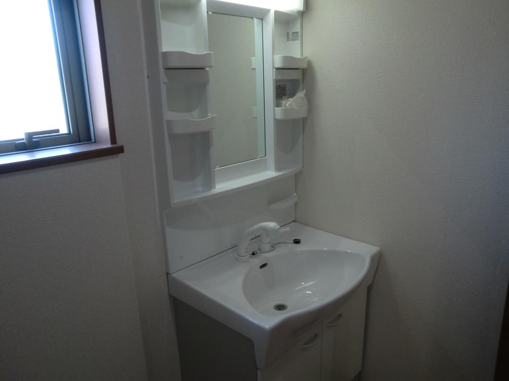 Wash basin, toilet. Wash basin ・ Washroom 1 Building (November 2013) Shooting