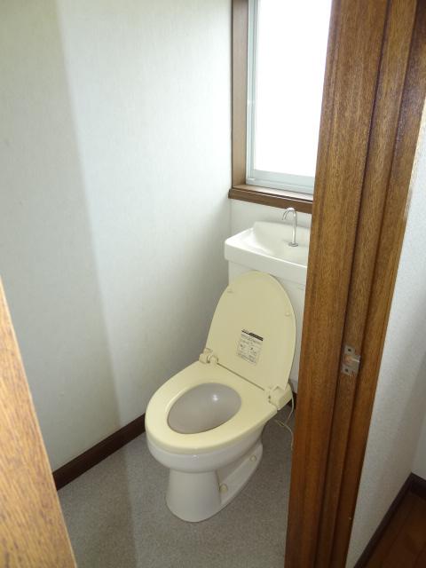 Toilet. Second floor of the toilet