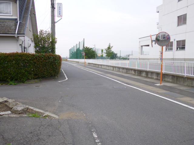 Local photos, including front road. Shibane elementary school is visible from home. 