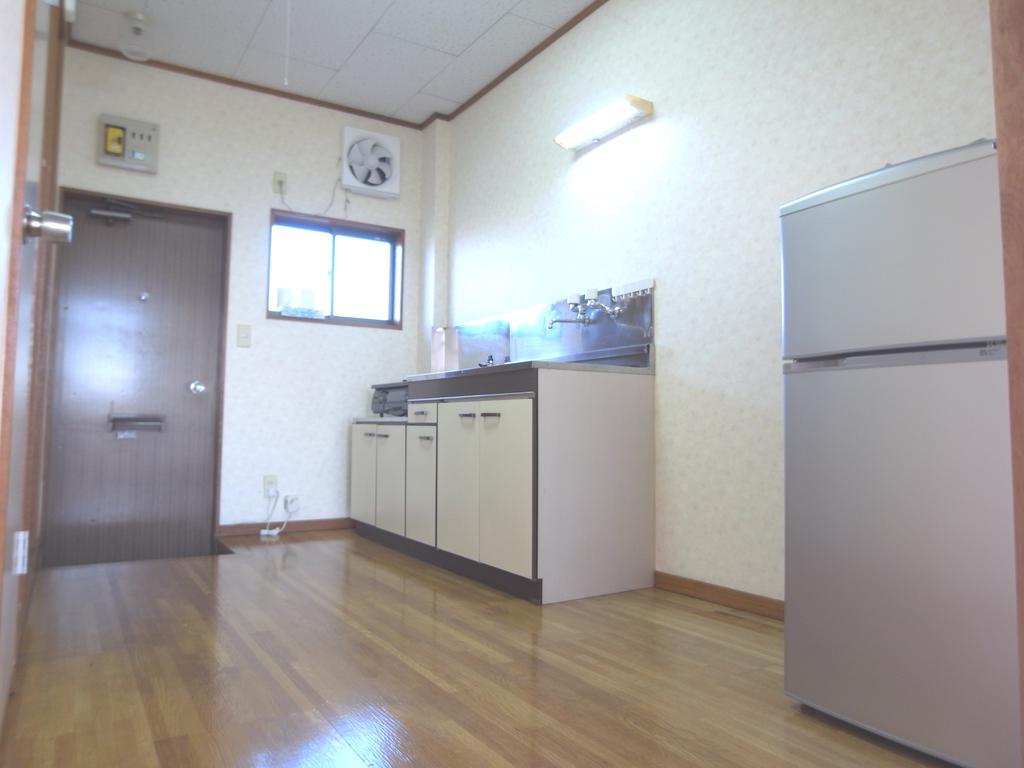 Kitchen. Tamamura Kaminote Rent Taihei ・ Mansion indoor kitchen (1)