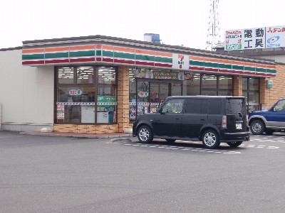 Convenience store. 709m to Seven-Eleven Tamamura angle Fuchiten (convenience store)