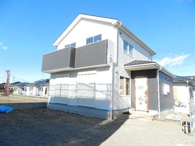 Local appearance photo. Local (December 15, 2013) Shooting.  Scaffolding was taken. 