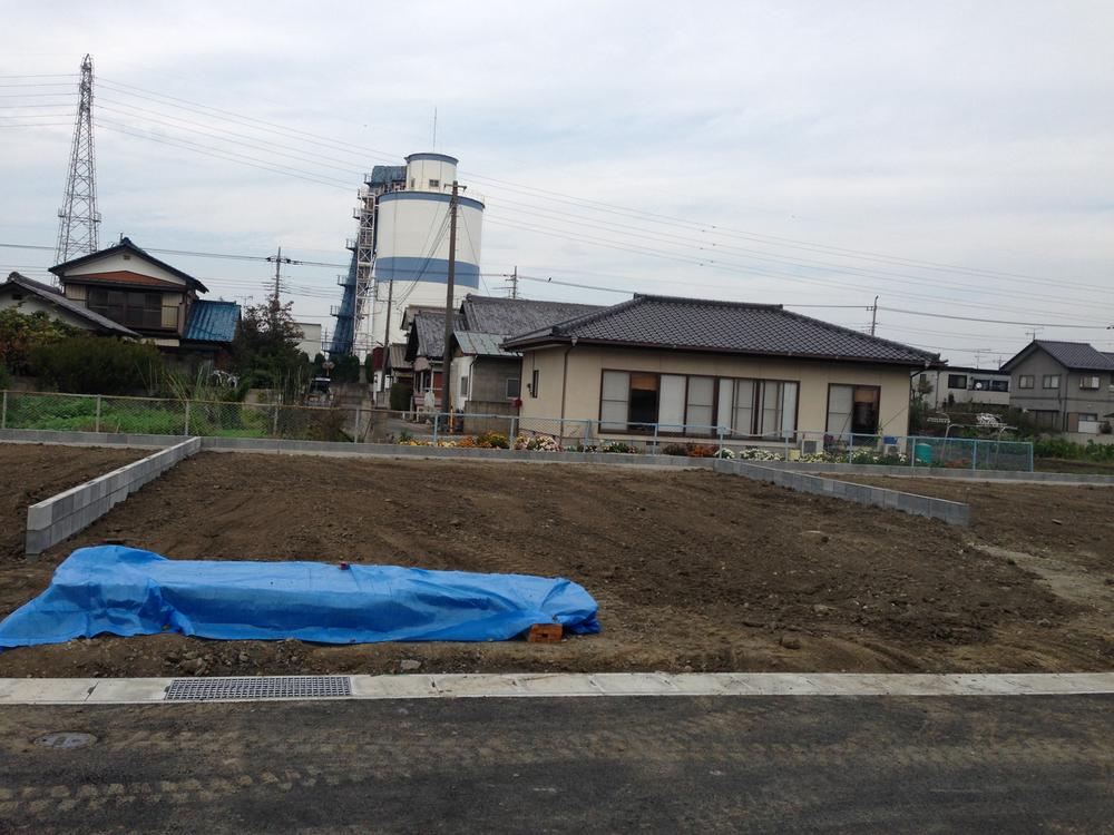 Local appearance photo. 3 Building site (November 2013) Shooting