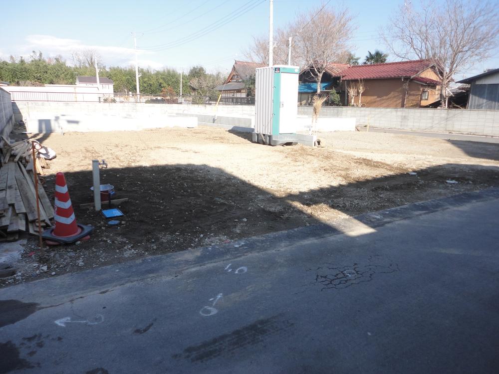 Local photos, including front road. Local (12 May 2013) Shooting Day is good at south road. 