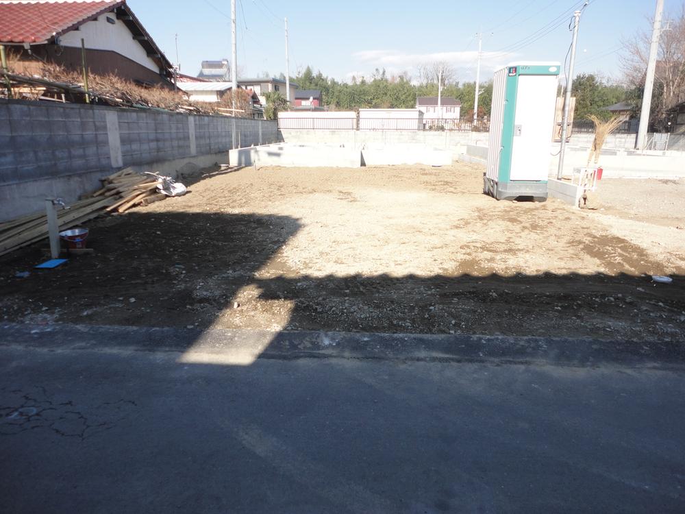 Local photos, including front road. Local (12 May 2013) Shooting