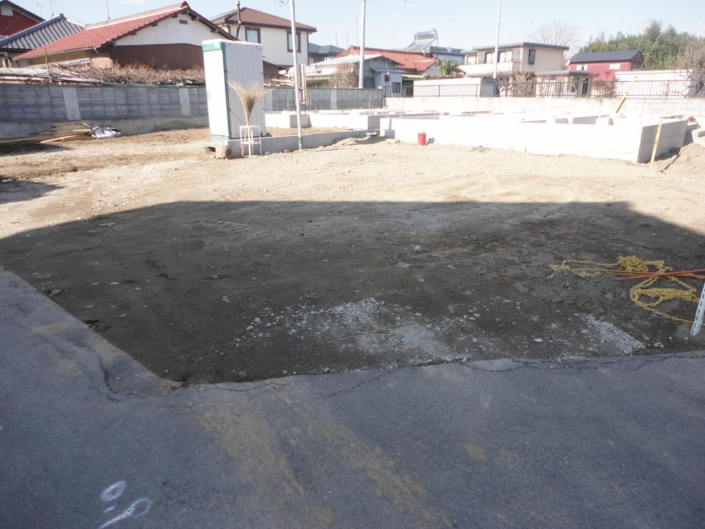 Local photos, including front road. Local (12 May 2013) Shooting