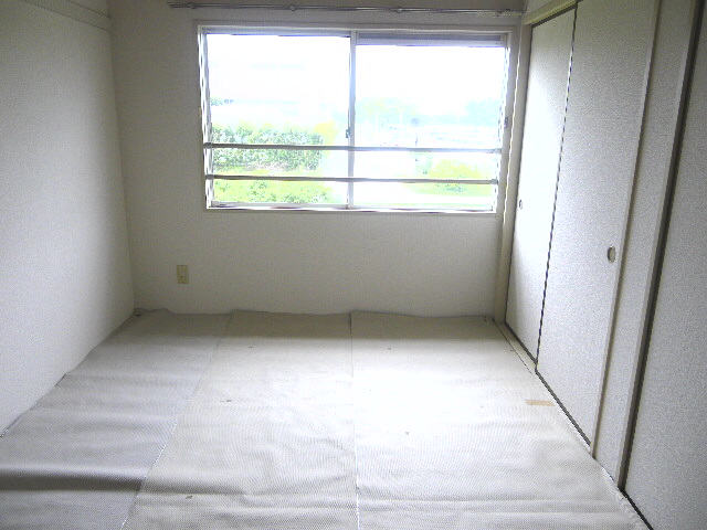 Other room space. It will be healed to the tatami of smell