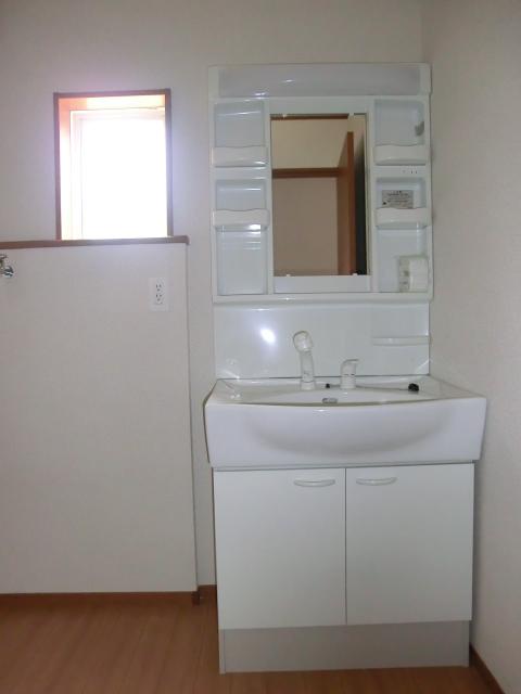 Wash basin, toilet. Same specifications