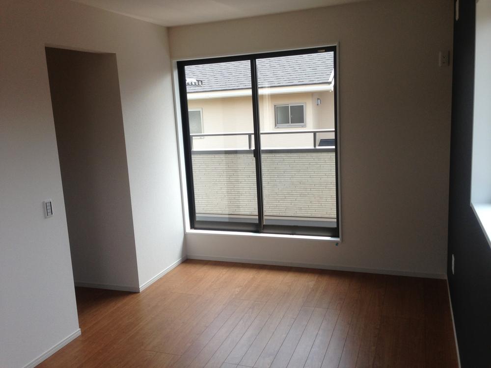 Non-living room. 7.5 Pledge of Western-style in the spacious storage. Clothes and books, It is very convenient and can be used for a variety of things, such as cleaning up the children's toys