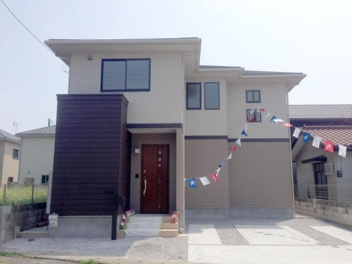 Local appearance photo. 18 period was completed. Also can also to visit Building 2 1 Building. (2013 August shooting)