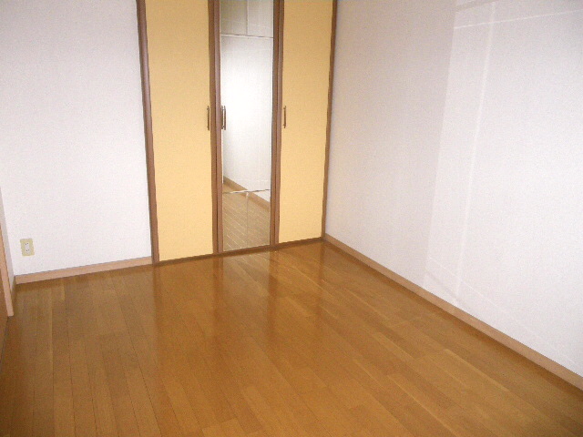 Other room space. I'm glad full-length mirror with closet. 