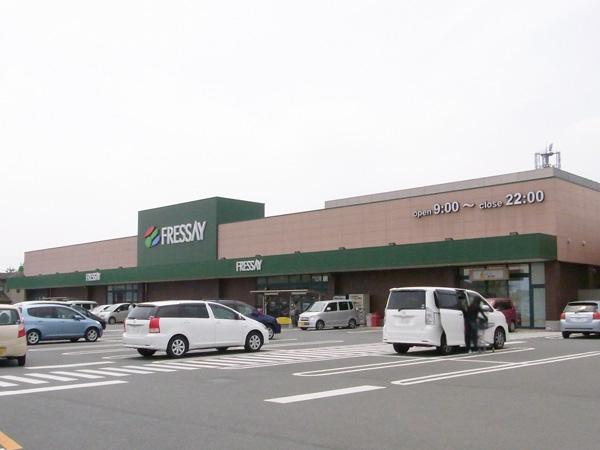 Supermarket. Furessei to Tamamura shop 398m