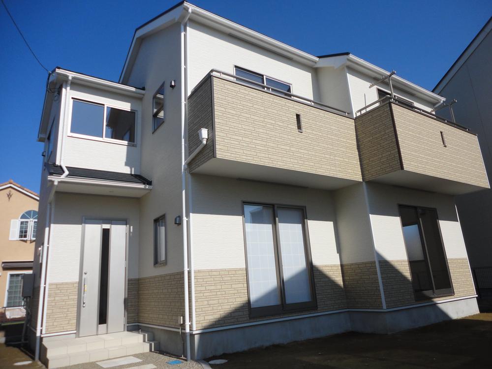 Local appearance photo. Local (11 May 2013) Shooting