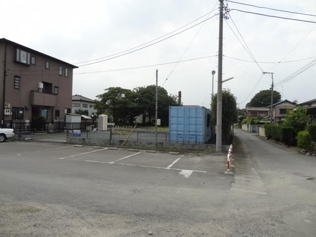 Local photos, including front road. Shooting from east-northeast, Shooting from the direction, Front parking lot is city planning road site, In going to be a road of sidewalk with about 17m width, Is a corner lot.