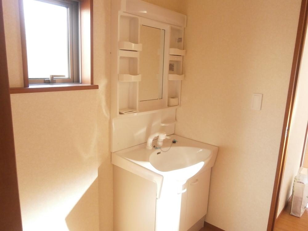 Wash basin, toilet. Same specifications