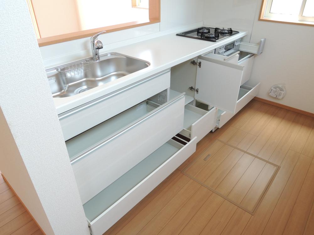 Kitchen.  ■ NAME FIRST PLUS-made system Kitchen ■ Full advantage of dead space in the caption feet, The pursuit of storage capacity and ease of use "slide type"