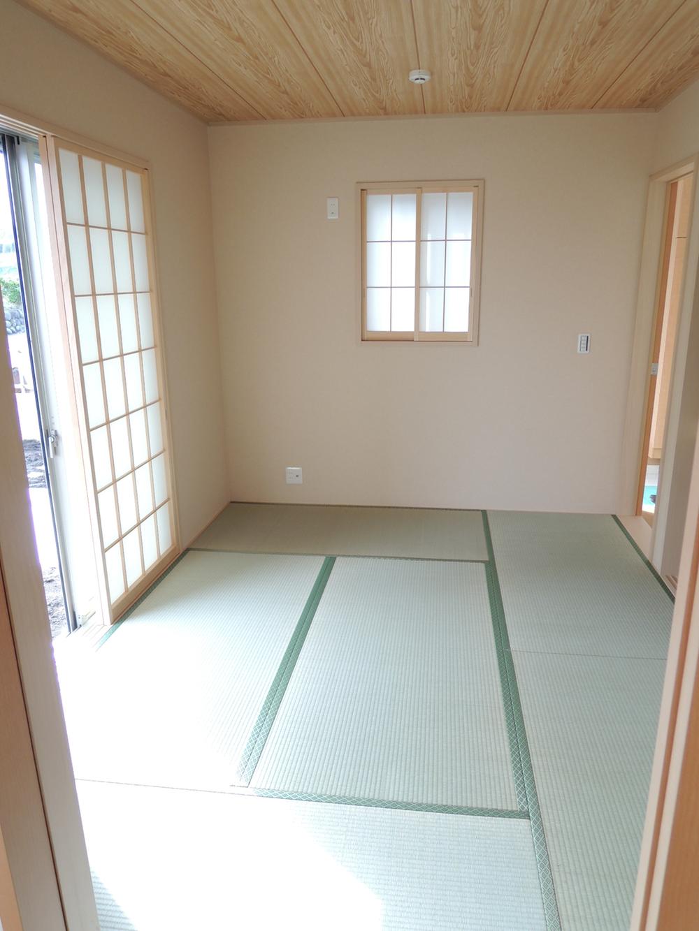Other introspection.  ■ Japanese-style room