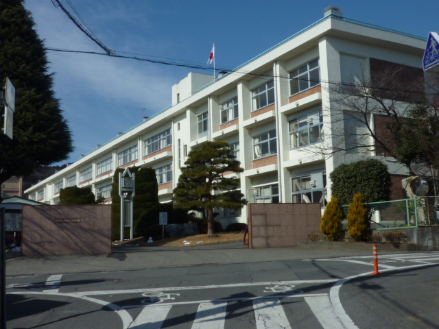 high school ・ College. Gunma Prefectural Shibukawa Girls' High School (High School ・ NCT) to 495m