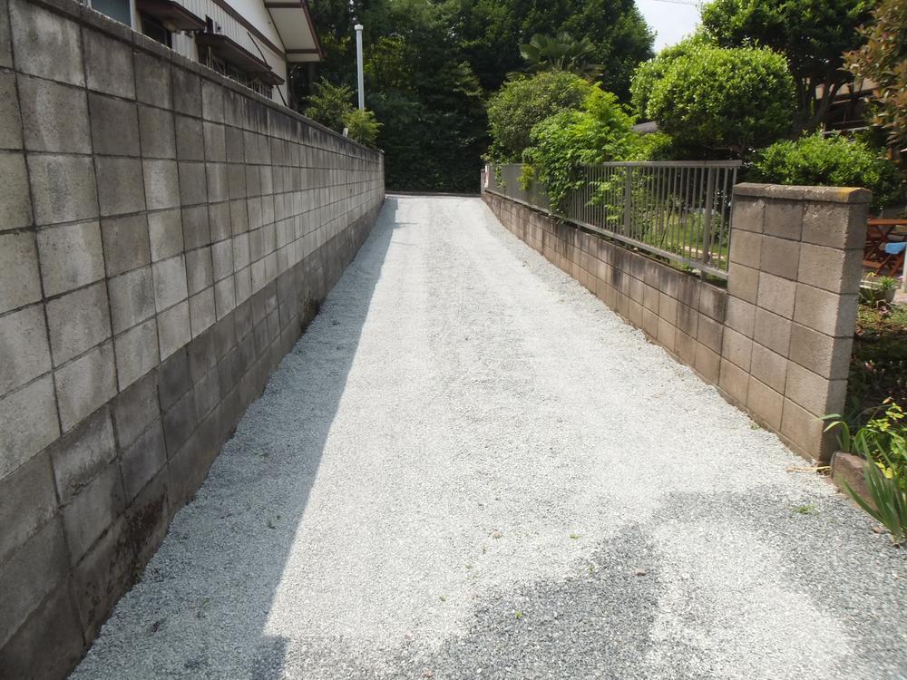 Local photos, including front road. It is a site extension of the width 3.0m. Was easier out to street laying crushed stone. 