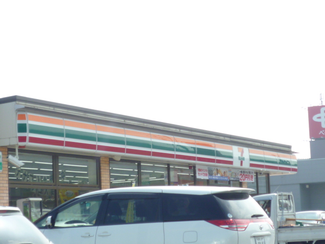 Convenience store. Seven-Eleven Shibukawa Miyukida store up (convenience store) 686m