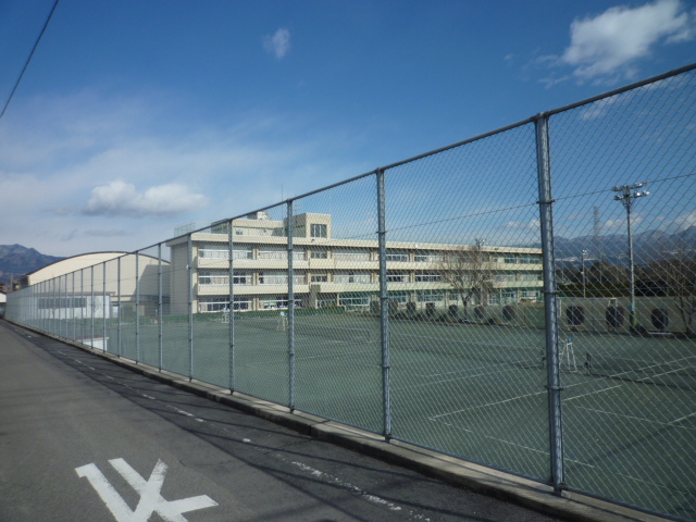Junior high school. Shibukawa Municipal Shibukawa junior high school (junior high school) up to 934m