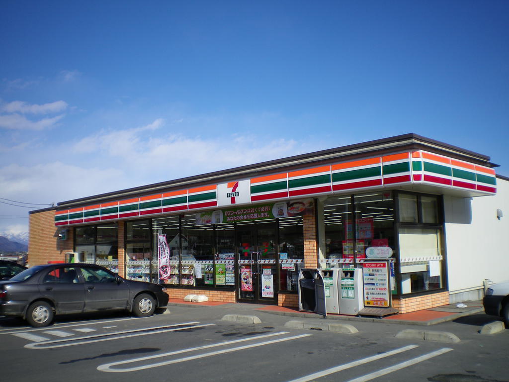 Convenience store. Seven-Eleven Shibukawa Miyukida store up (convenience store) 550m