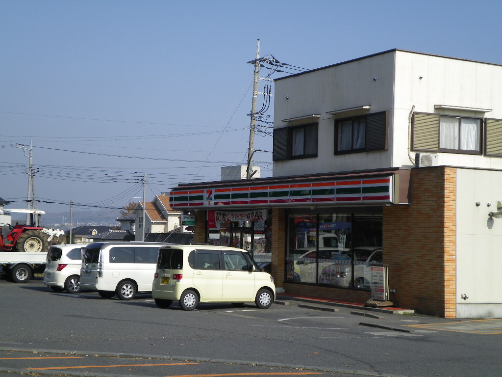 Convenience store. Seven-Eleven Shibukawa Yagihara store up (convenience store) 886m