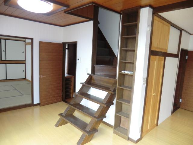 Other. Since the living room there is a staircase, Pat communication with children! ! 