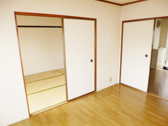 Other room space. Japanese-style from Western-style