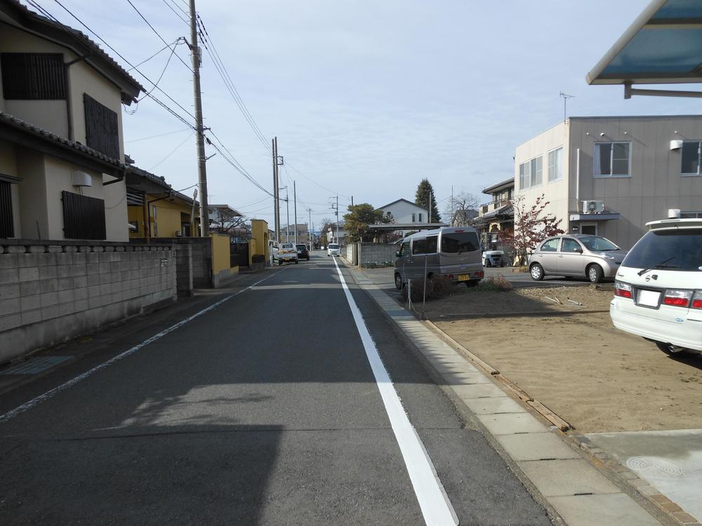 Local photos, including front road. Local south has become a residential area