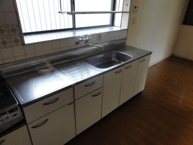 Kitchen. Local appearance photo