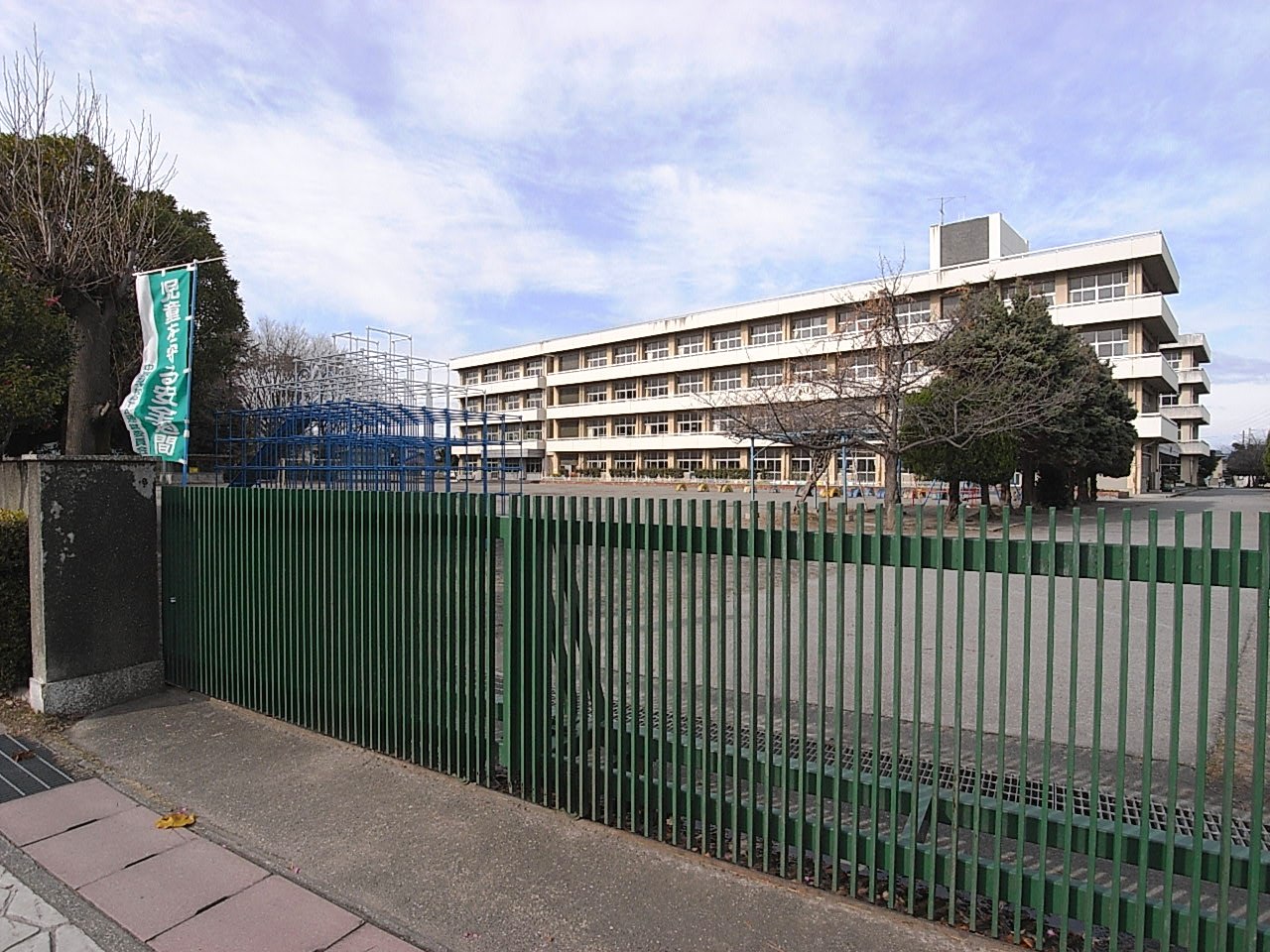 Primary school. 1304m to Takasaki City Nakai elementary school (elementary school)