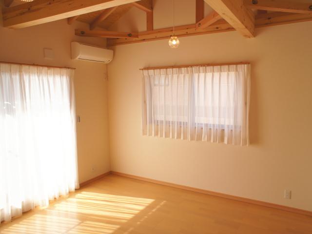 Construction ・ Construction method ・ specification. The main bedroom with large storage of walk-in closet