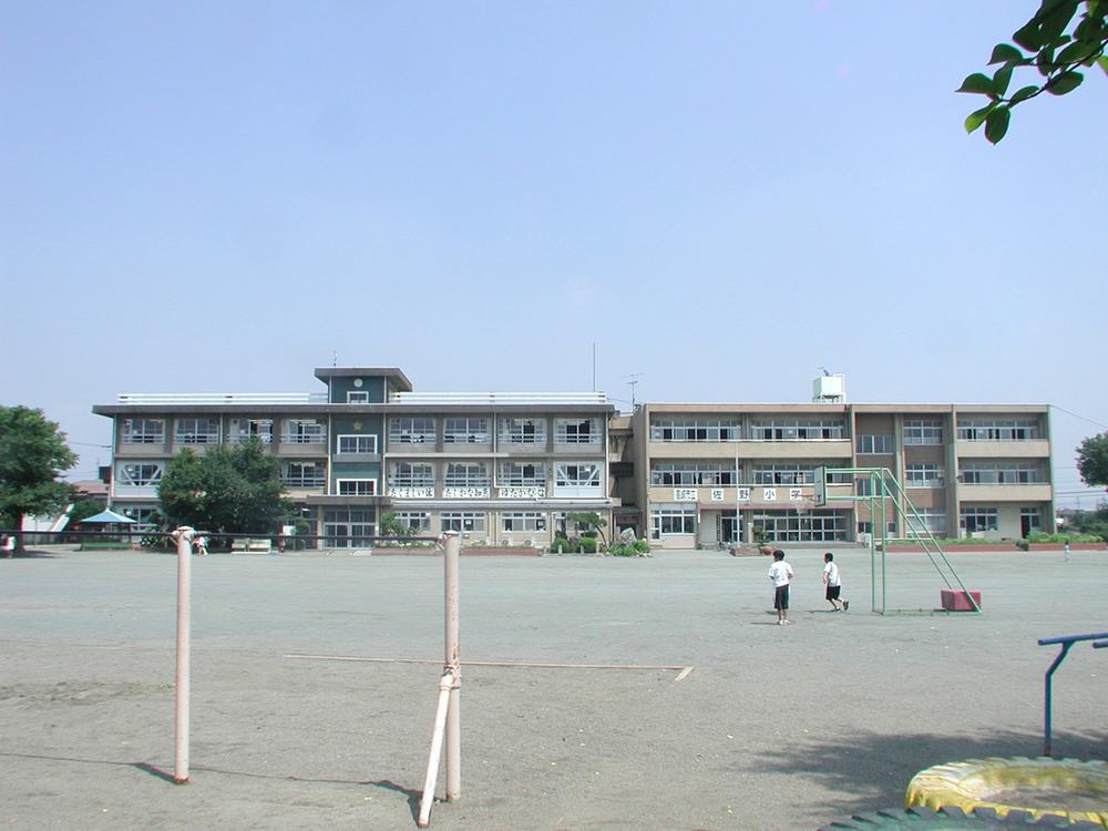 Primary school. 1442m to Takasaki City Sano Elementary School
