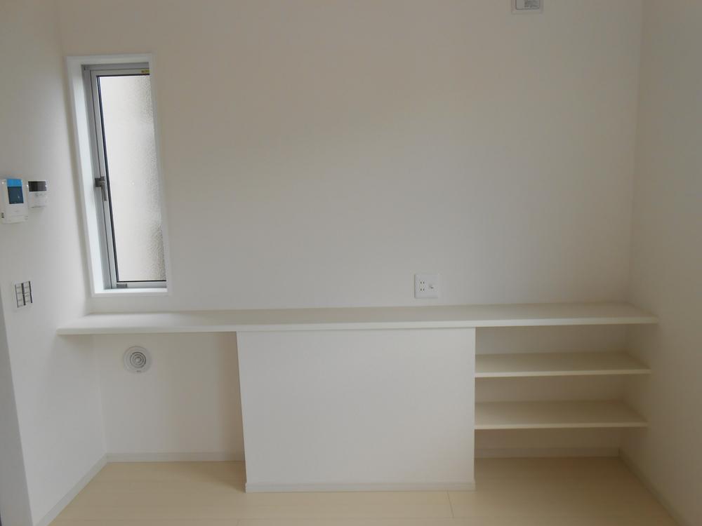 Same specifications photos (living). Mom counter made for housework, Since making is different by each Building, You can also use your study space for small children. 