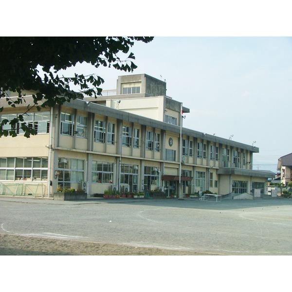 Primary school. 779m Kataoka elementary school to Takasaki City Kataoka Elementary School