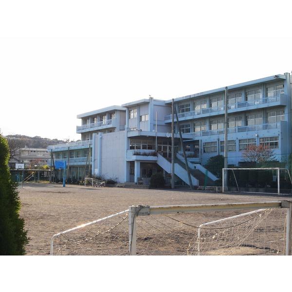 Junior high school. 1037m Kataoka junior high school until the Takasaki City Kataoka junior high school