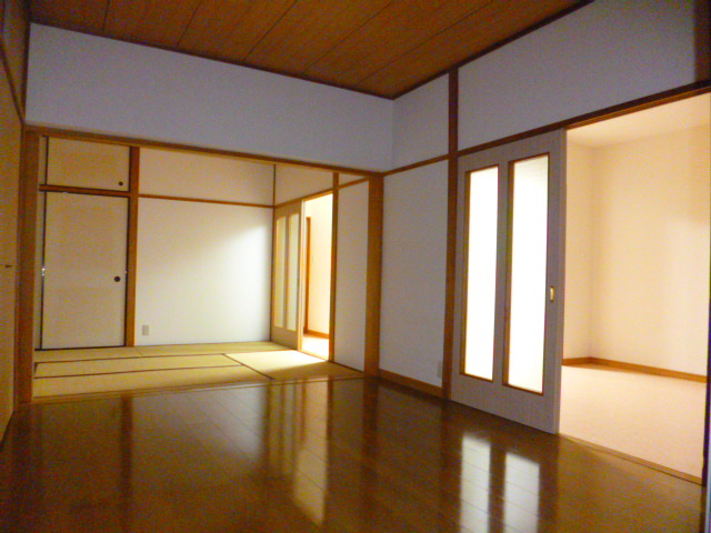 Living and room. South Western-style ~ Japanese-style room