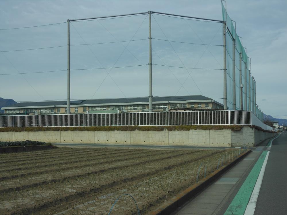 Junior high school. 300m to Gunma central junior high school