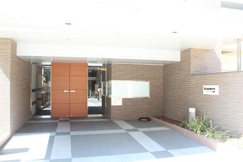 Entrance. Common areas