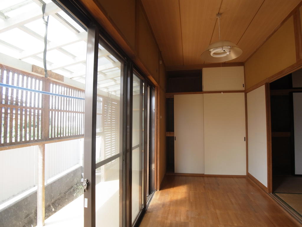 Other room space. Veranda part that can be used for multi-purpose, Sunny