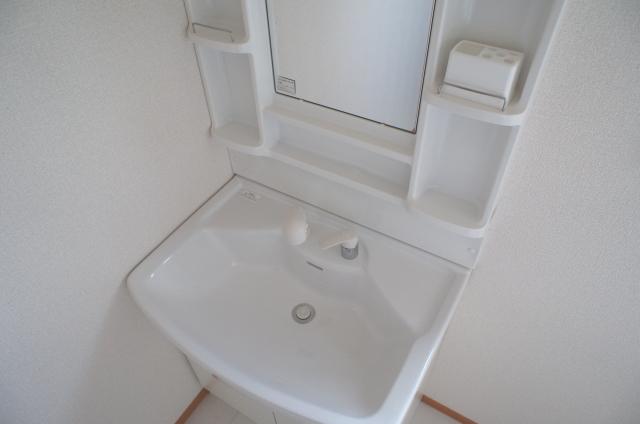Other Equipment. Construction cases washbasin