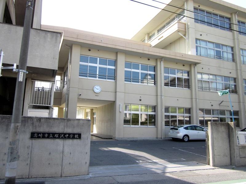 Junior high school. Tsukazawa 820m until junior high school
