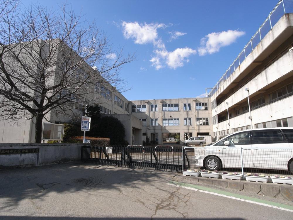 Primary school. 1060m to Takasaki City Minami Kaneko Elementary School