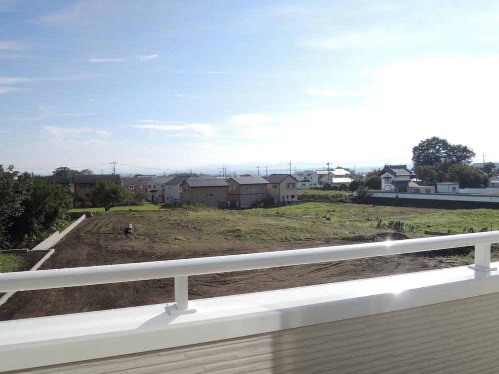 View photos from the dwelling unit. View from the site (November 2013) Shooting