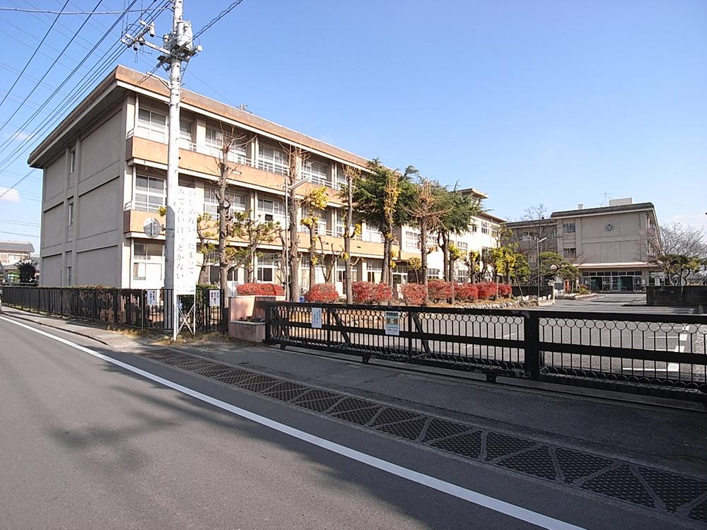 Primary school. 1365m to Takasaki City new Takao Elementary School