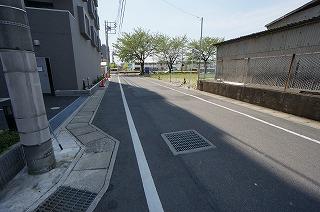 Other. The entire surface of the road Wholesaler-cho Station district